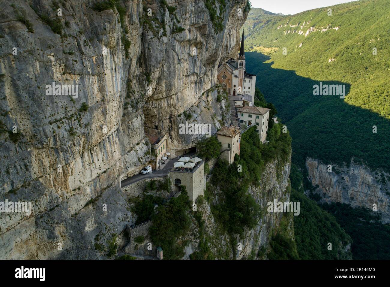 Madonna della corona -Fotos und -Bildmaterial in hoher Auflösung – Alamy