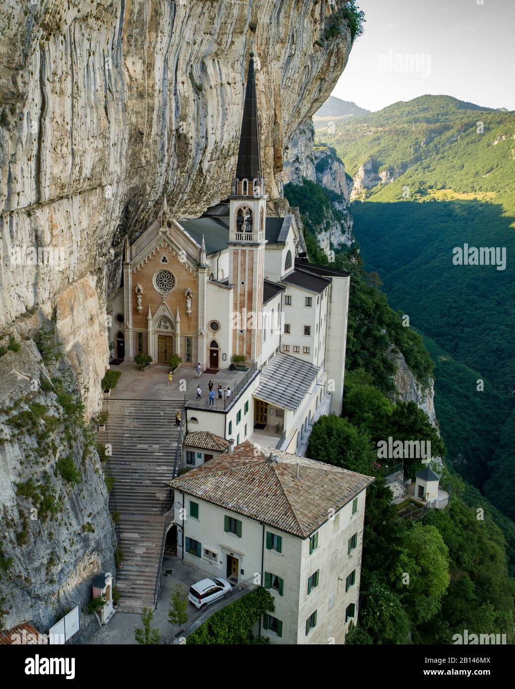 Bilder von Madonna della Corona: Entdecke die Schönheit des Zeichnens!