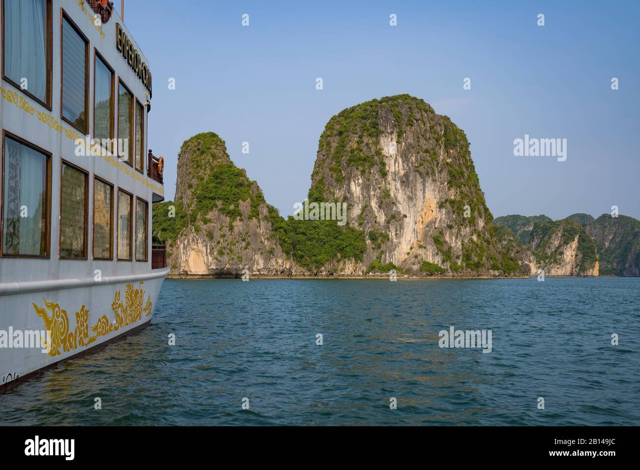 Halong Bay in Vietnam, Bootstour mit Emperor Cruise Stockfoto