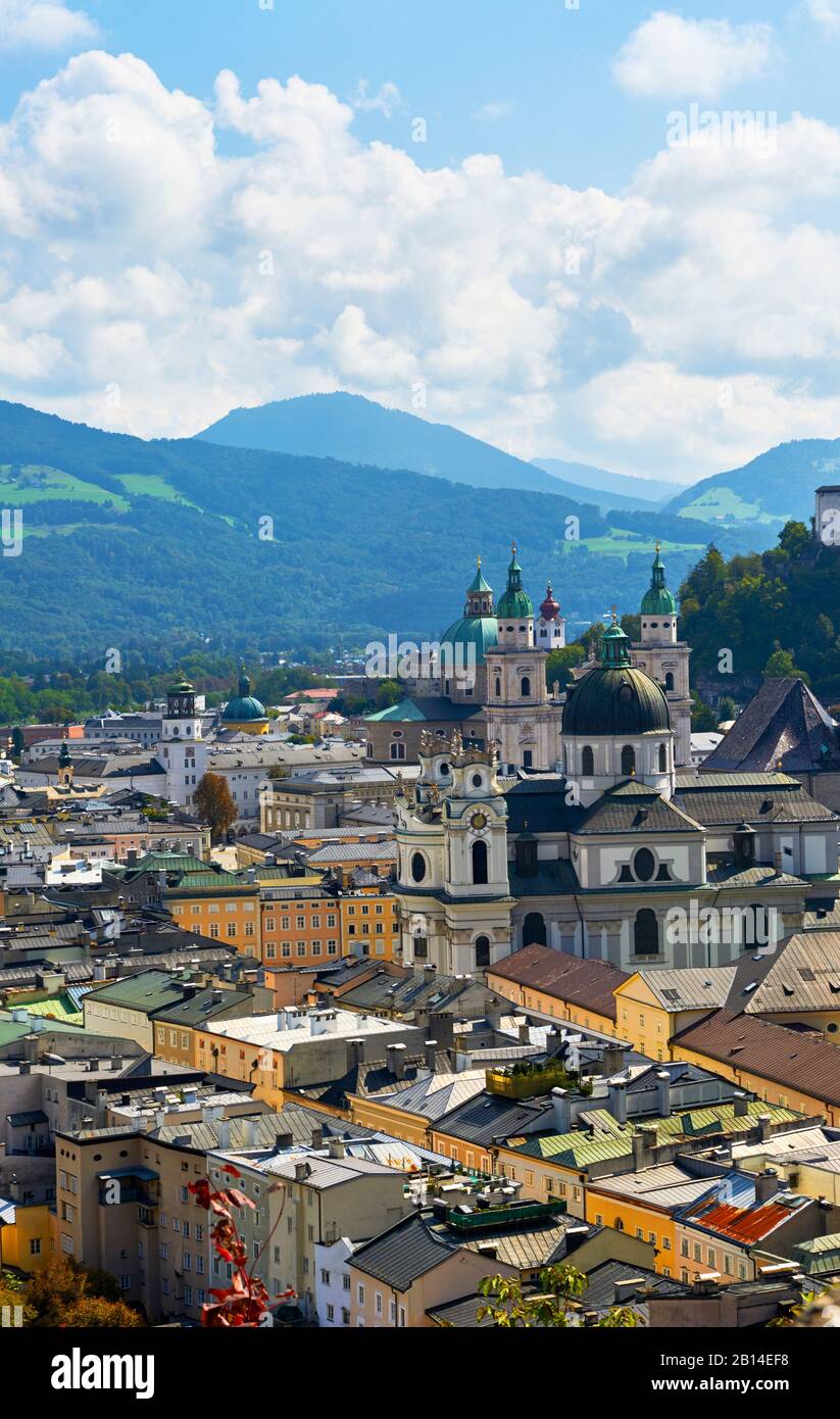 Luftbild über Salzburg, Österreich Stockfoto