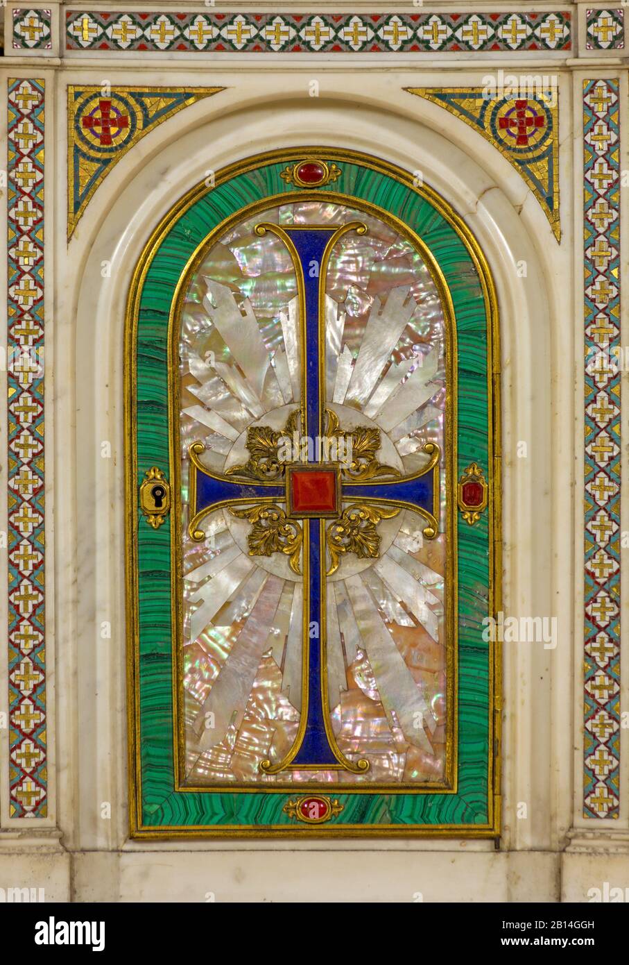 Turin, ITALIEN - 15. MÄRZ 2017: Die Kirche Chiesa di San Dalmazzo mit der Perlmutttabernakel. Stockfoto