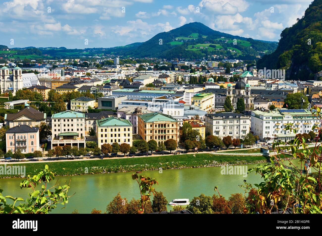 Luftbild über Salzburg, Österreich Stockfoto