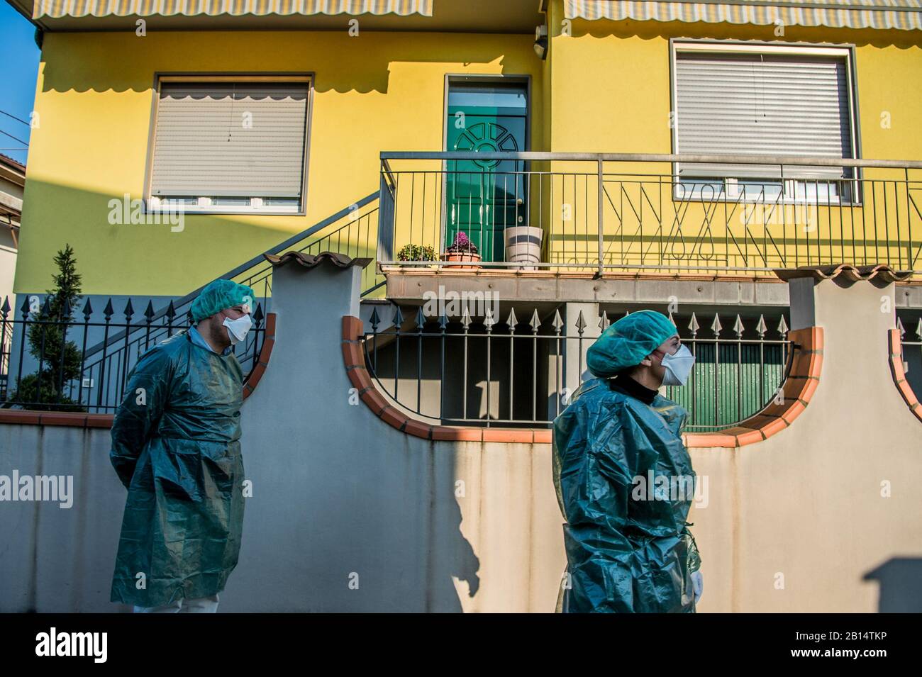 Castiglione D'Adda, die Eltern des Patienten, werden zur Kontrolle ins Krankenhaus gebracht (Carlo Cozzoli/Fotogramma, Mailand - 2020-02-22) p.s. la foto e' utilizzabile nel rispetto del contesto in cui e' stata scattata, e senza intento diffamatorio del decoro delle persone rapresente Stockfoto