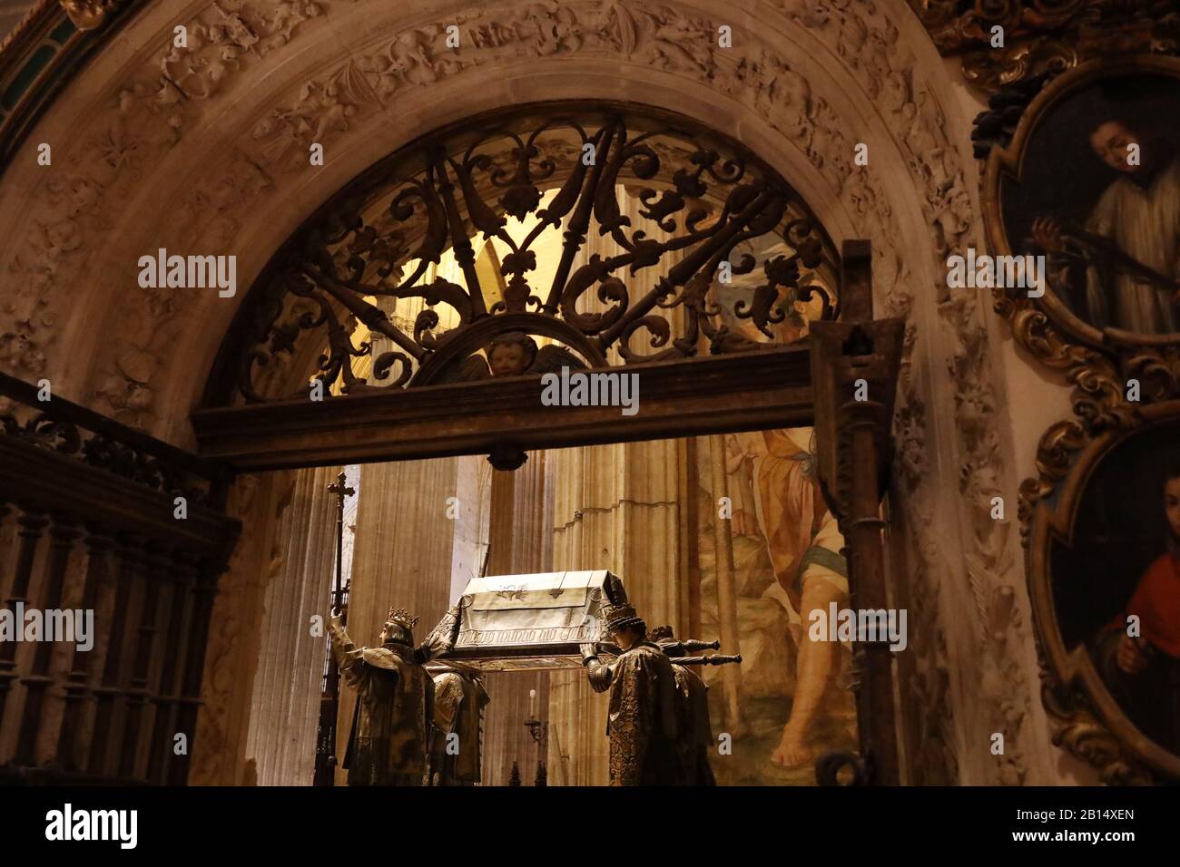 Grab Von Christoph Kolumbus In Der Kathedrale Von Sevilla Stockfotografie Alamy