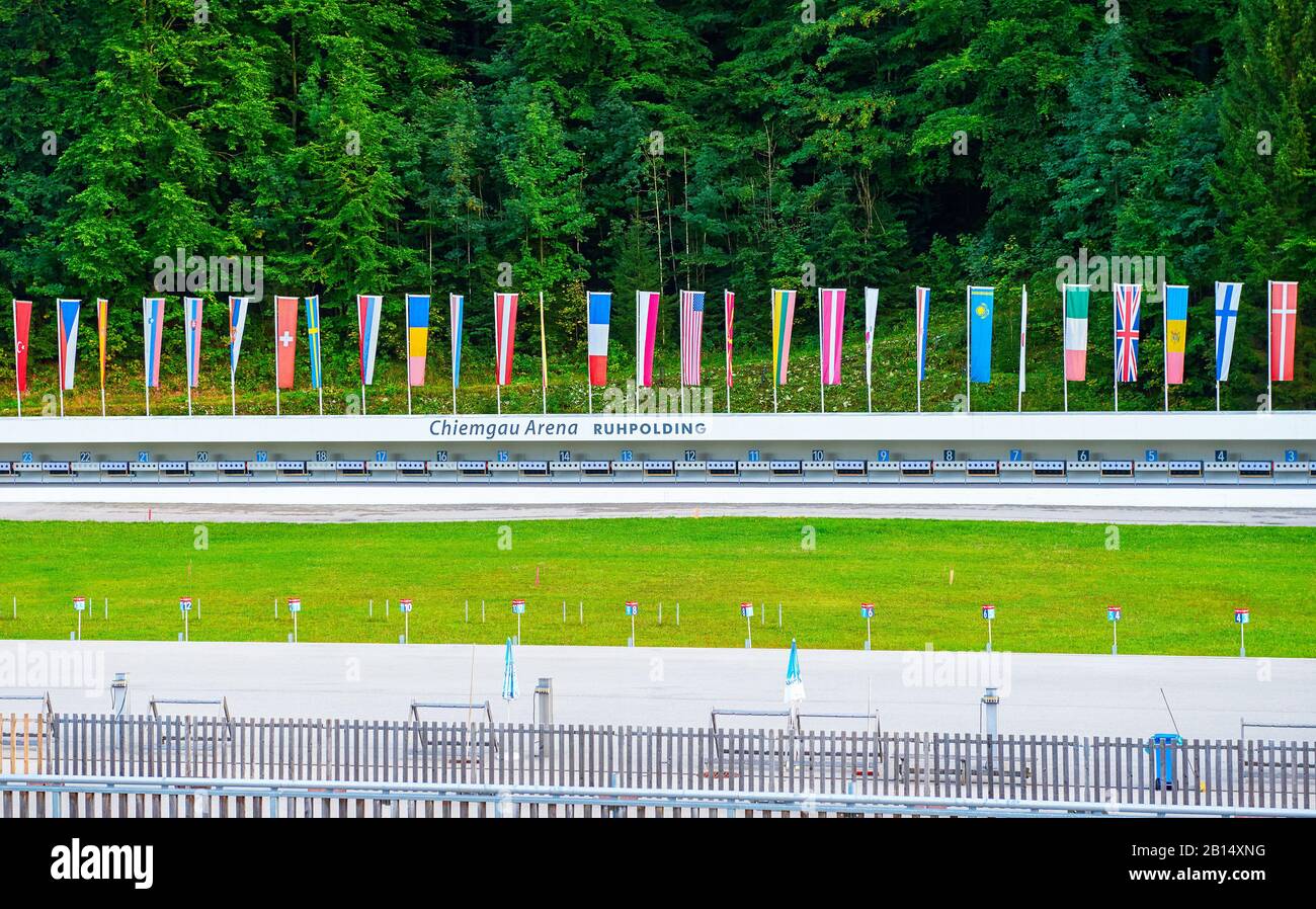 Besuch der Chiemgauer Arena - Biathlonstadion in Ruhpolding, Deutschland Stockfoto
