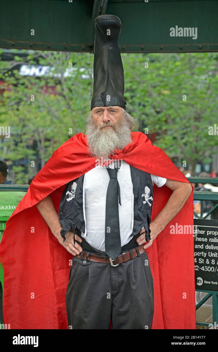 Portarit von UNGEZIEFER LIEBT SUPREME, EINEN Performancekünstler, Anarchisten und gelegentlichen politischen Kandidaten. Im Union Square Park in Manhattan. Stockfoto