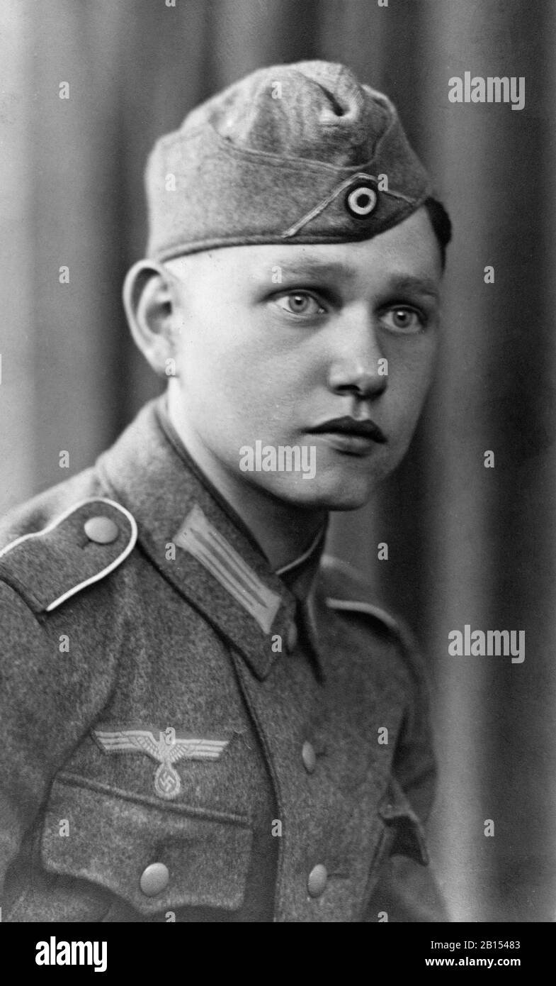 Wehrmachtssoldat in seiner Uniform, ca. 1940, Deutschland Stockfoto