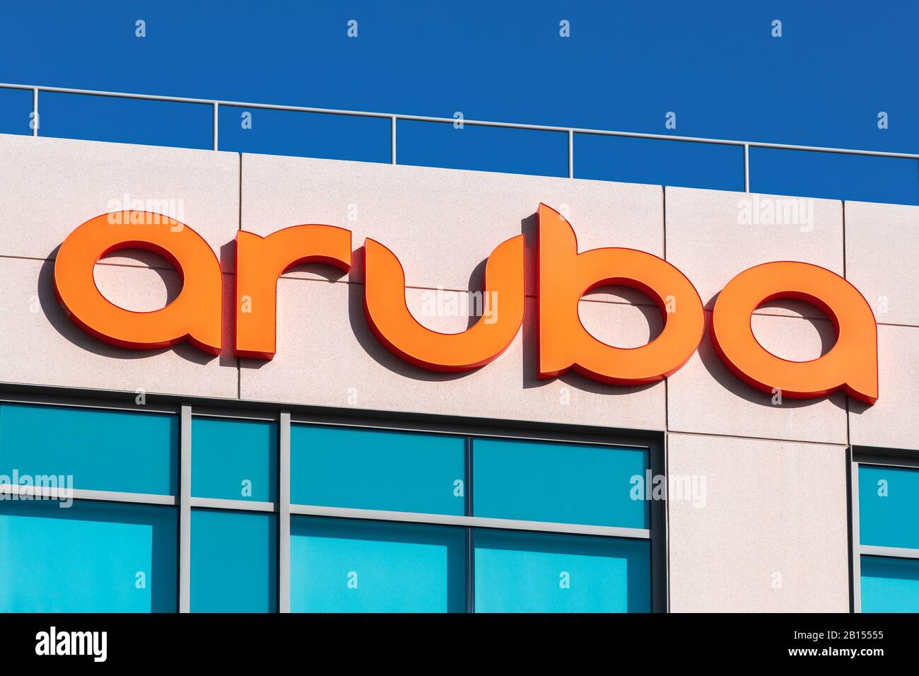 20. Februar 2020 Santa Clara/CA/USA - Aruba Networks unterschreibt in ihrem Hauptsitz im Silicon Valley; Aruba ist ein drahtloses Netzwerk in Santa Clara, Kalifornien Stockfoto