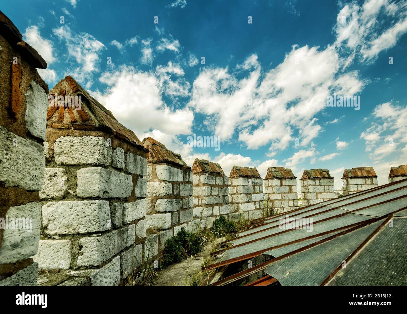 Zinnen auf dem Turm der Festung Yedikule in Istanbul, Türkei Stockfoto