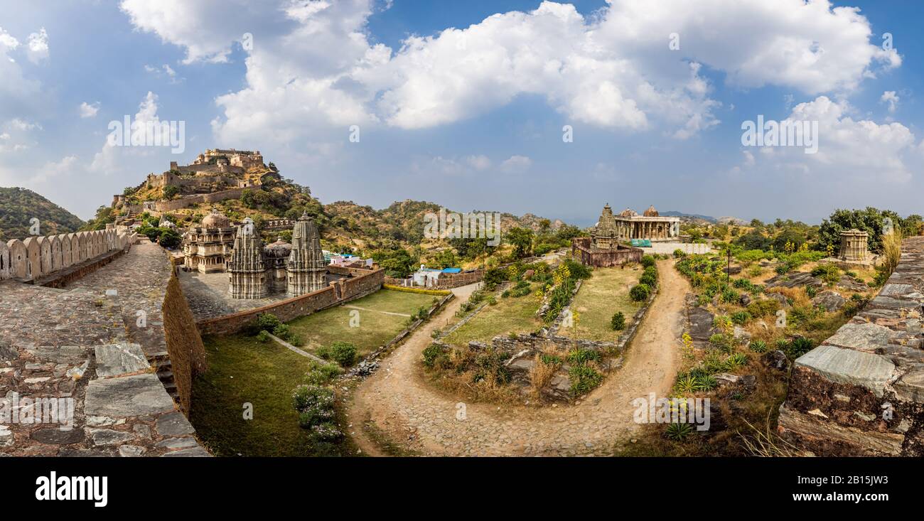 Kumbhalgarh ist eine Mewar-Festung auf der westlichen Strecke der Aravalli Hills, im Rajsamand Distrikt in der Nähe von Udaipur des Staates Rajasthan im Westen Indiens. Stockfoto