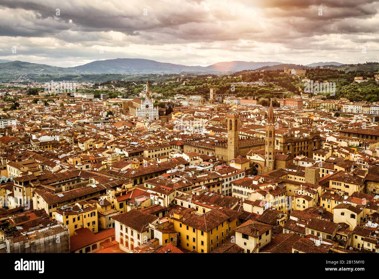 Blick auf Florenz vom Dom zum Palazzo Vecchio und zur Basilika Santa Croce, Italien Stockfoto