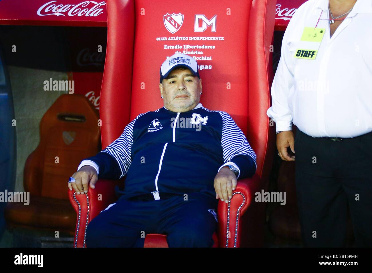 Buenos AIRES, 22.02.2020: Diego Maradona, Trainer von Gimnasia y Esgrima de La Plata, während des Spiels zwischen Independiente und River Plate in Libertador Stockfoto