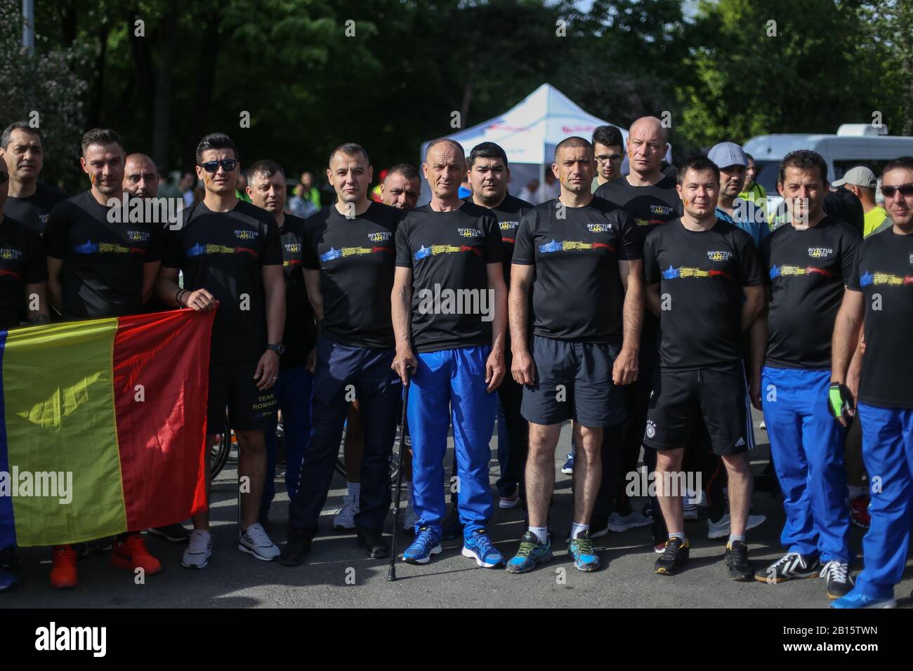 Bukarest, Rumänien - 5. Mai 2019: Rumänische Armee-Veteranen, Paralympier Mitglieder des Invictus Teams nehmen an einem Laufwettbewerb Teil. Stockfoto