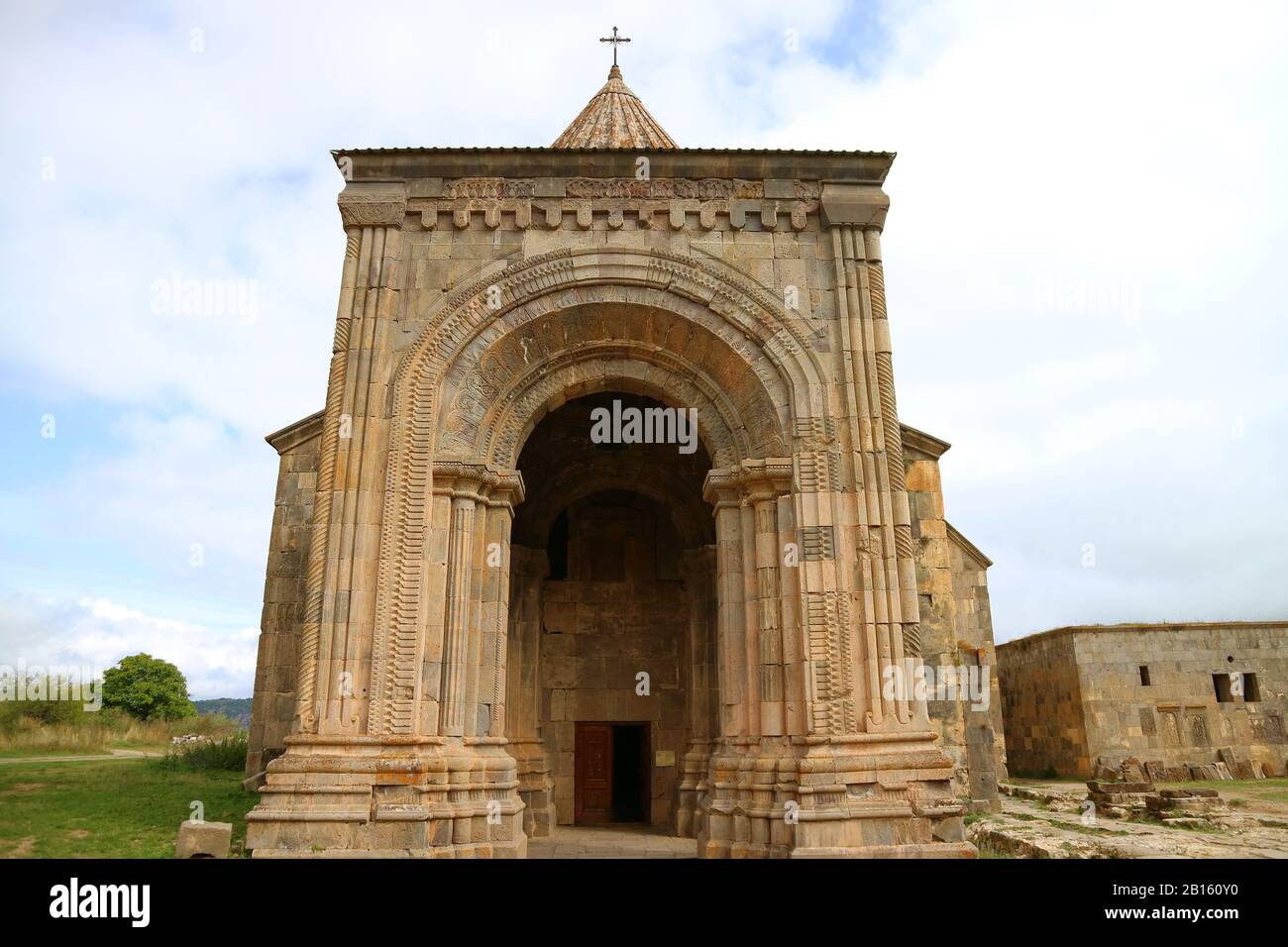 Beeindruckende Kirchenvorhalle von St. Paul und Petri im Tatev-Kloster, Provinz Syunik, Armenien Stockfoto