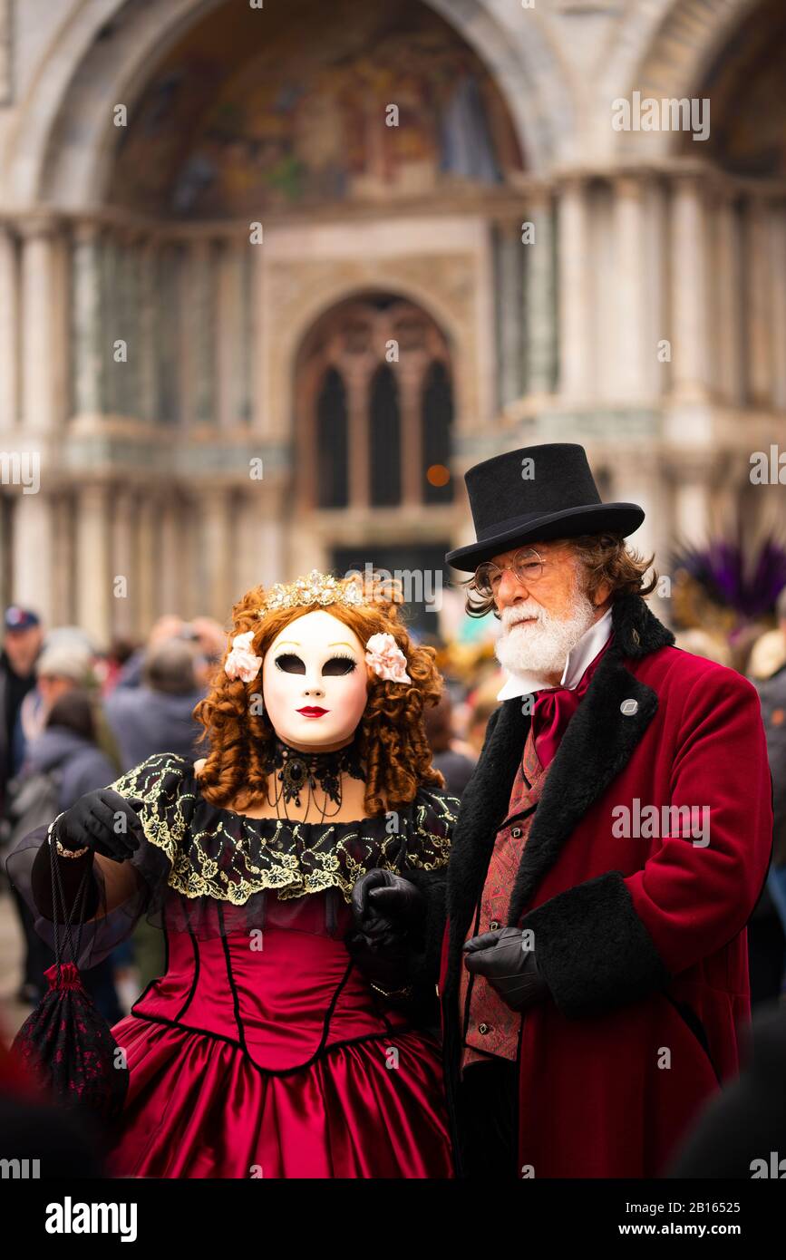 februar 2020, Venedig, Italien. Venetian Karneval Masken auf dem Markusplatz Stockfoto