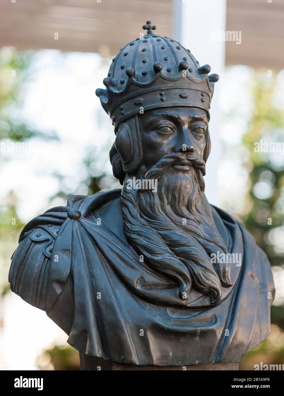 23. September 2017 Moskau-Russland-Büste von Prinz Svyatoslav Igorewitsch von Zurab Tseretelis auf der Herrscher-Gasse in Moskau. Stockfoto