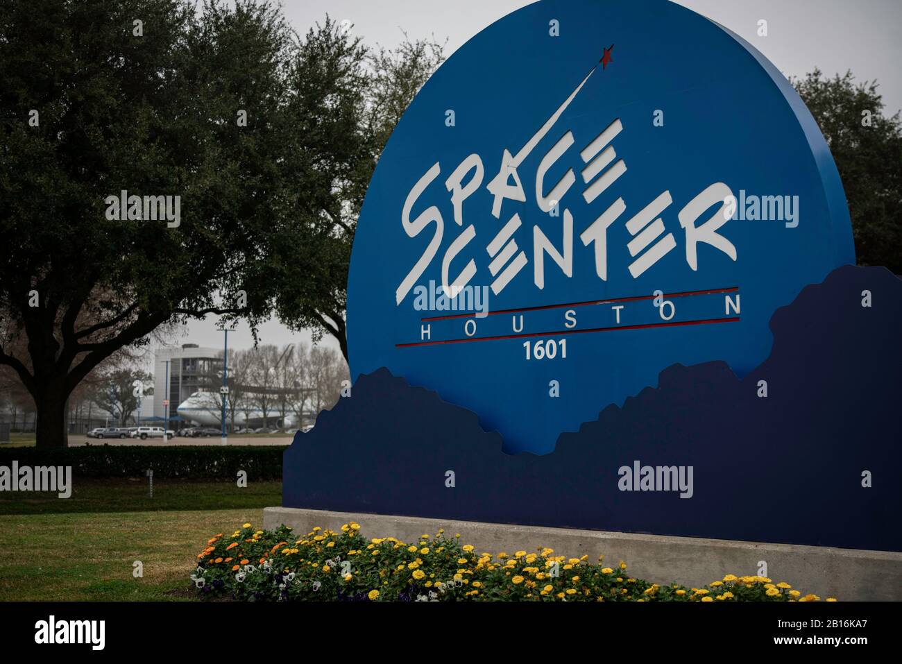 Houston, Texas - 11. Februar 2020: NASA Space Center in der Nähe des Anzeigesildes Stockfoto