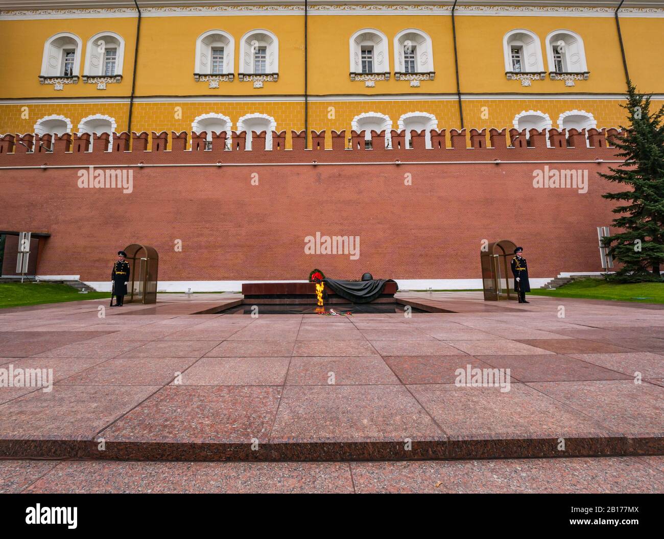 Ewige Flamme am Grab Des Unbekannten Soldaten, Alexander Gardens, Moskau, Russische Föderation Stockfoto