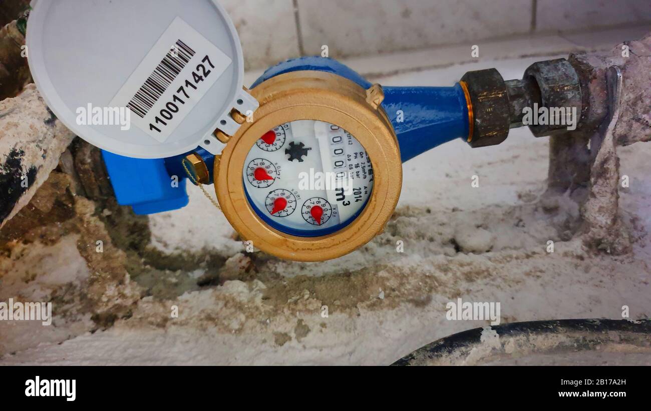 Neu installiertes Wassermessgerät mit Dichtung, Deutschland Stockfoto