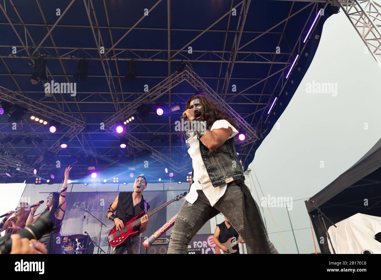 Bergamo, Italien - 04. August 2018: Die Rock-Metal-Gruppe, DIE IM NIRGENDWO SEGELT, tritt im NOTFALL auf DEM Filagosto Festival von Filago (BG) auf. Brambi Stockfoto