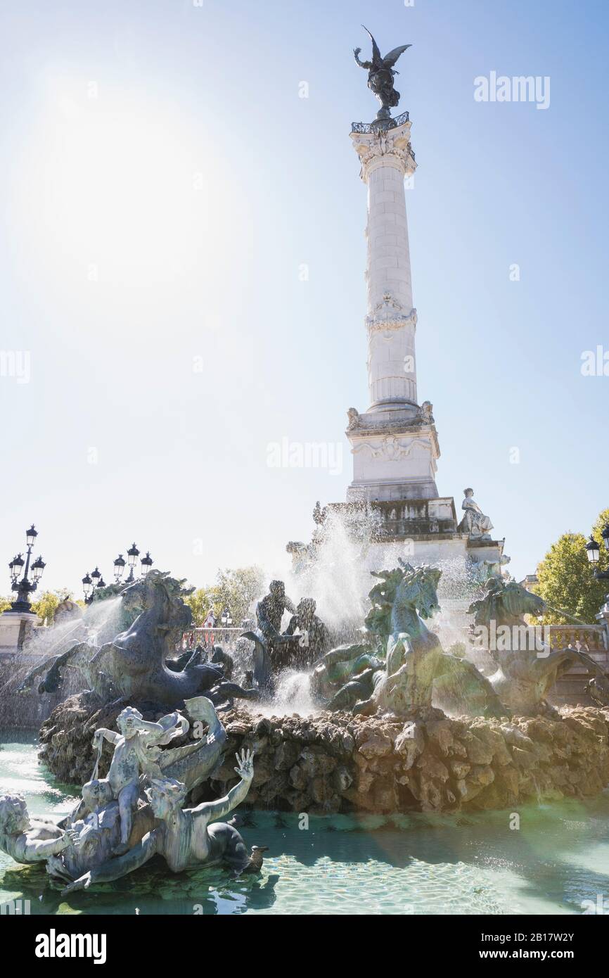 Frankreich, Gironde, Bordeaux, Sonne über dem Monument aux Girondins Stockfoto