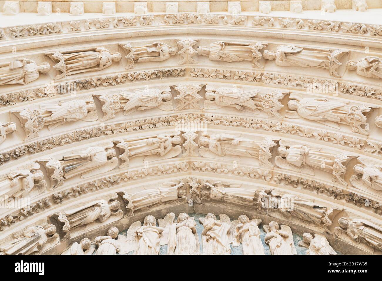 Frankreich, Gironde, Bordeaux, kunstvolle Details der Pfeiltür Stockfoto