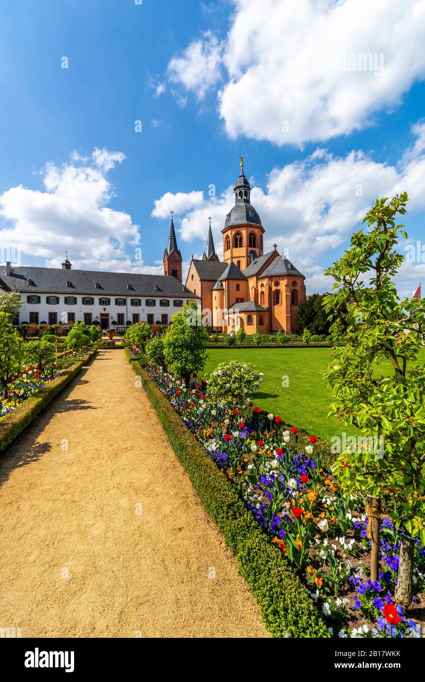 Einhard basilika seligenstadt deutschland Fotos und Bildmaterial in