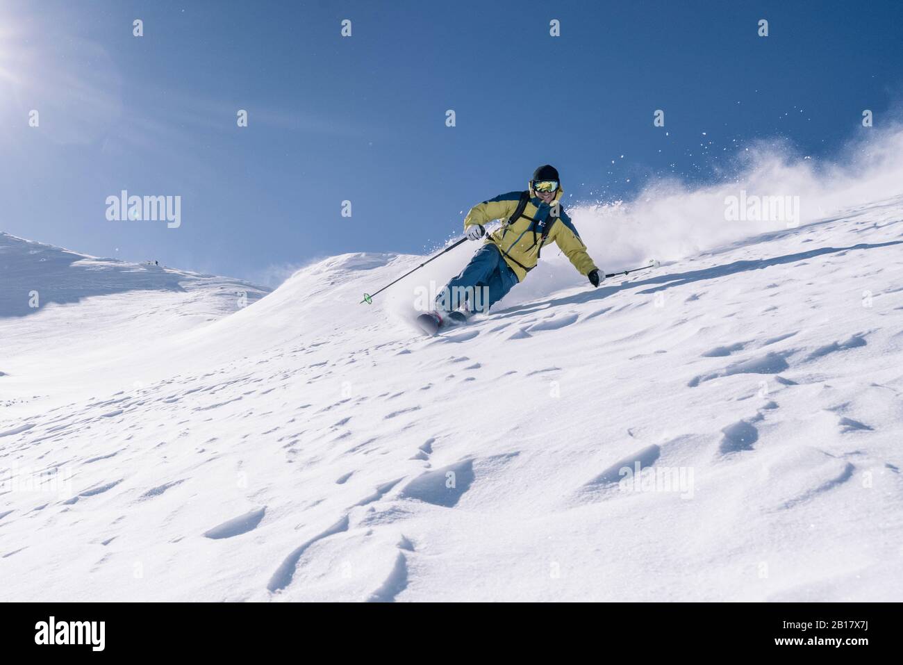Skifahrer, Abfahrtsski, Graubünden, Schweiz Stockfoto
