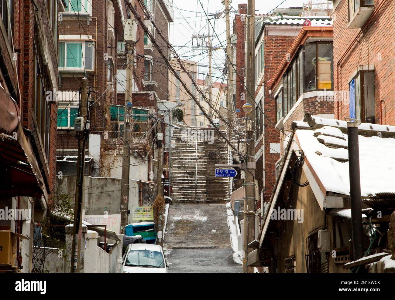 Die Treppe zu Kims Haus im Film "Parasite", 17. Februar 2020: Die Treppe zu Kims Haus im koreanischen Film "Parasite" ist in Seoul, Südkorea zu sehen. Die Treppe ist ein ikonischer Drehort des Oscar-prämierten Films "Parasite" unter der Regie von Bong Joon-Ho. Credit: Lee Jae-Won/AFLO/Alamy Live News Stockfoto