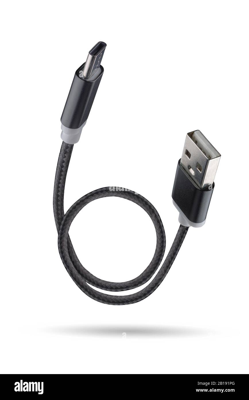 USB-Kabel vom Typ C und USB-A auf weißem Hintergrund isoliert. Volle Schärfentiefe. Isoliert mit Beschneidungspfad. Stockfoto