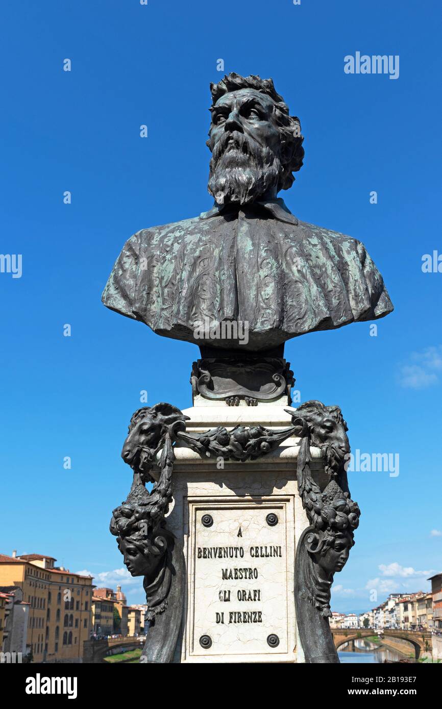 Bronzeplastik des berühmten italienischen Goldschmieds, der Skulptur, des Zeichners, des Soldaten, Musikers und Künstlers in der Stadt florenz, der toskana, italien. Stockfoto