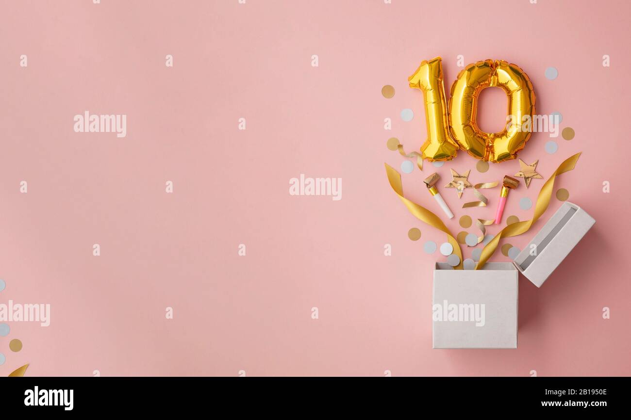 Nummer 10 Geburtstag Ballonfeier Geschenkbox Lay Flat Explosion Stockfoto