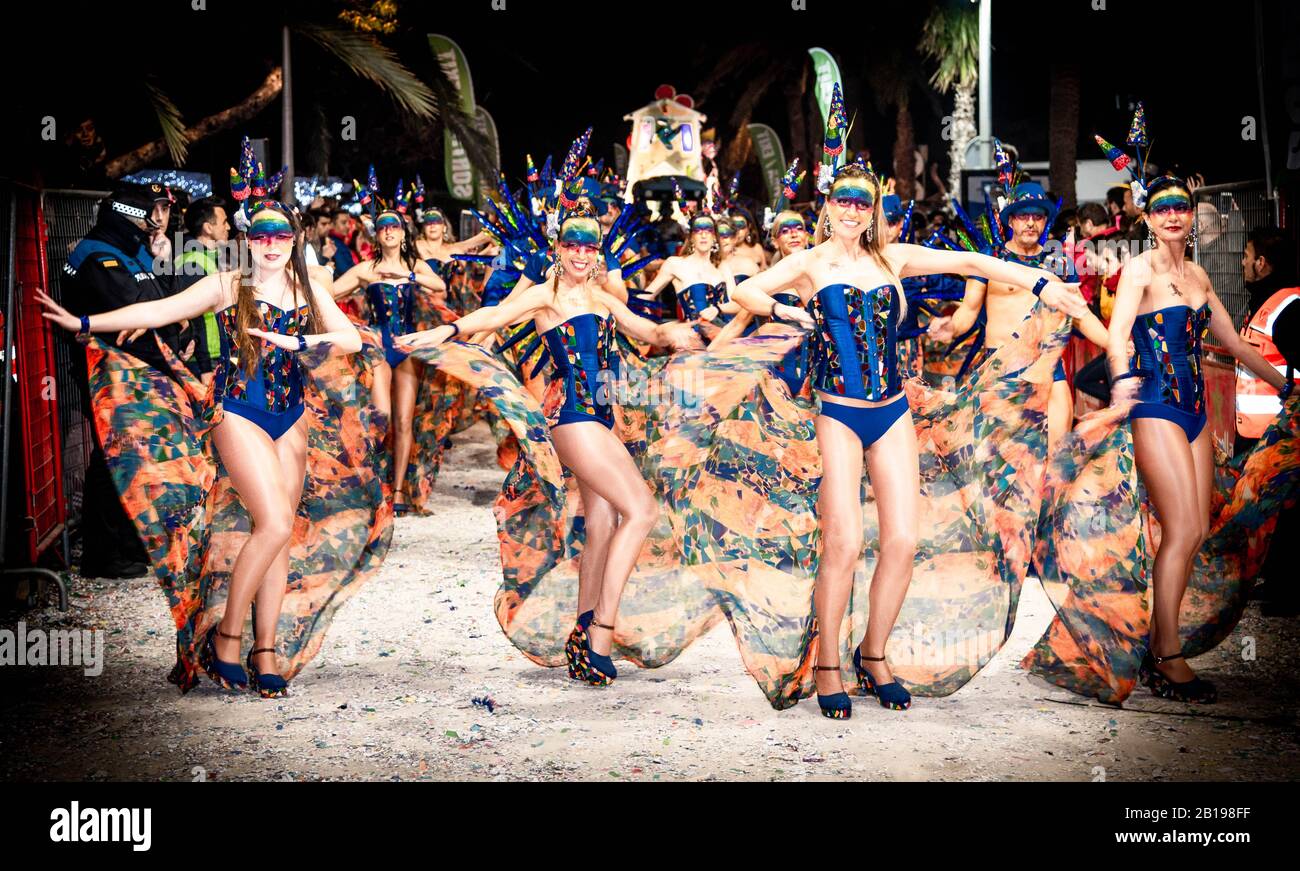 CARNAVAL MODELOS VAILANDO SITGES BARCELONA,23/02/2020 SITGES CARNAVAL 2020 Stockfoto