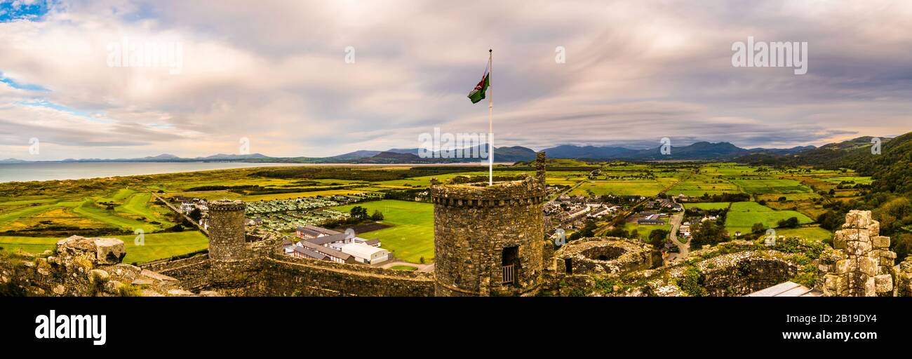 Panorama von Harlech Castle, Snowdonia, Nordwales, Großbritannien Stockfoto