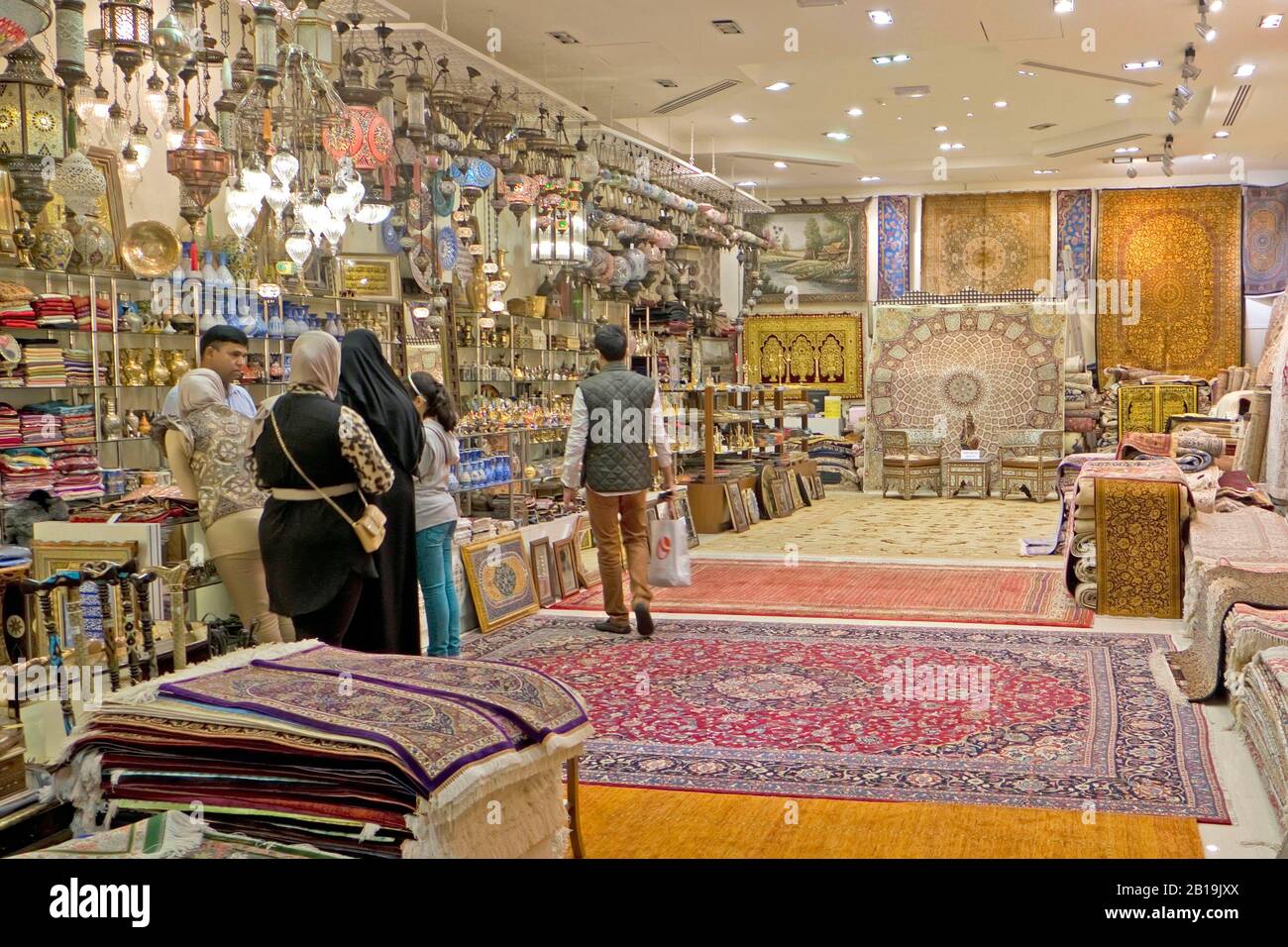 Persischer Teppichladen in der Dubai Mall, einem der größten  Einkaufszentren der Welt, Dubai, Vereinigte Arabische Emirate, Naher Osten,  Asien Photo © Stockfotografie - Alamy