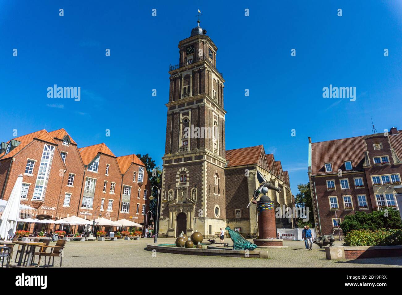 Pfarrkirche St. Lamberti auf dem Marktplatz von Coesfeld, Nordrhein-Westfalen, Deutschland, katholische St. Lambert-Kirche auf dem Marktplatz Coesfeld Stockfoto