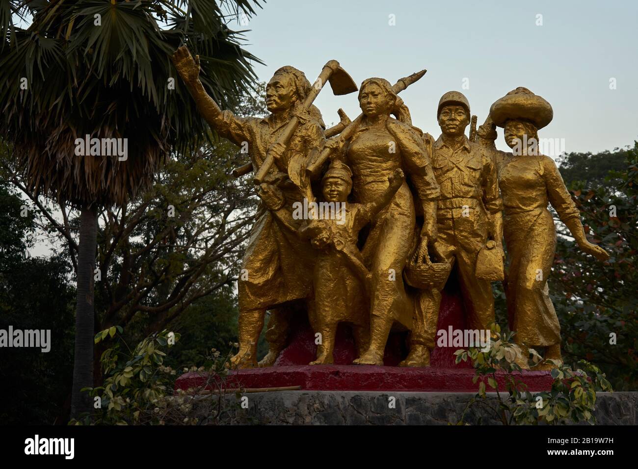 Landarbeiter Statue, Myay Padethar Island, Teil von dem General Aung San Park, Yangon, Myanmar Stockfoto