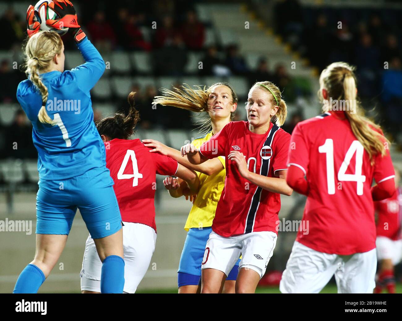 Linköping, Schweden 20141030Nr. 4 Jennie Nordin während des U23-Länderspiels zwischen Schweden-Norwegen in der Linköping-Arena. Foto Jeppe Gustafsson Stockfoto