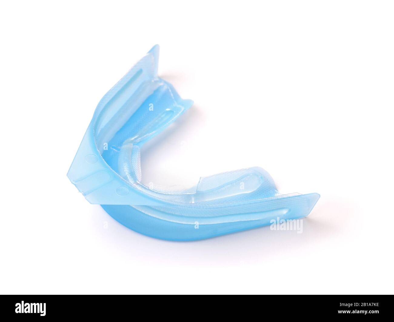 Einweg-Geltablett mit Dentalfluoridgel isoliert auf weiß Stockfoto
