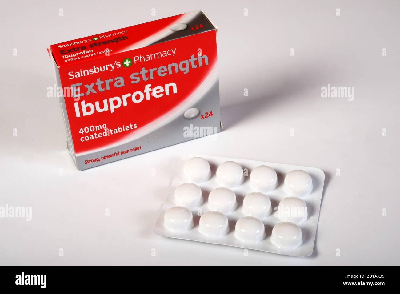 Ibuprofen 400 mg tabletten Fotos und Bildmaterial in hoher Auflösung