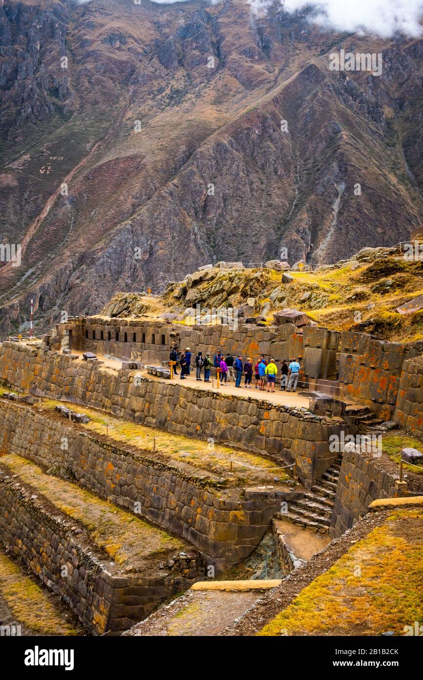 Steinmauern in der Landschaft von Ollantaytambo Stockfoto