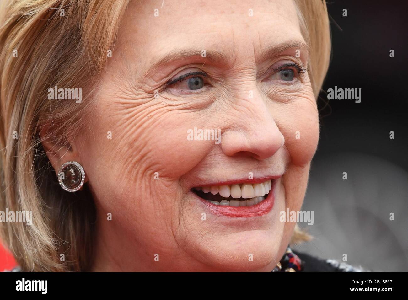 Berlin, Deutschland. Februar 2020. Die ehemalige First Lady und US-Außenministerin Hillary Rodham Clinton besuchen am 24. Februar 2020 die Vorführung von Hillary beim 70. Internationalen Filmfestival in Berlin im Haus der Berliner Festspiele. Foto von Paul Treadway/Credit: UPI/Alamy Live News Stockfoto