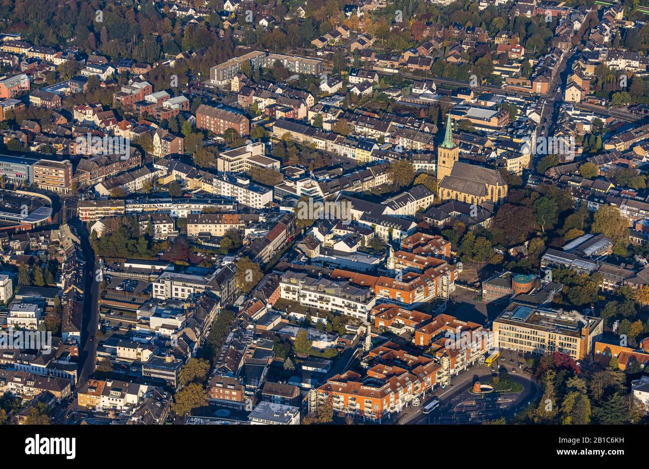 Luftbild, Blick in die Innenstadt, evang. Kreuzkirche Viersen, Hauptstraße, Viersen, Niederrhein, Nordrhein-Westfalen, Deutschland, DE, Europa, Religion Stockfoto