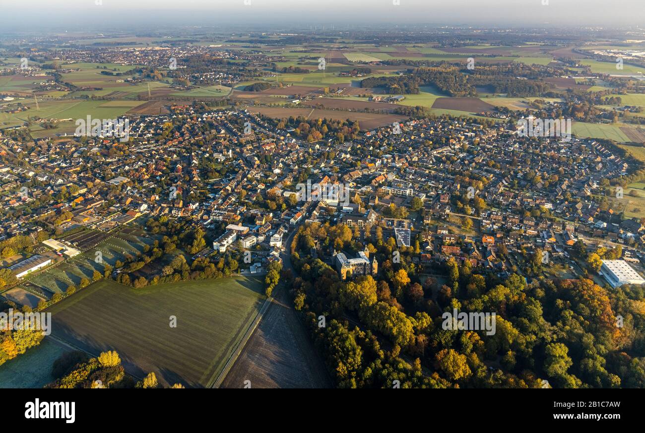 Luftbild, Blick auf Neersen, Schloss Neersen, Technisches Rathaus, Willich, Niederrhein, Nordrhein-Westfalen, Deutschland, Aufforstung, Schloss, DEU, Eu Stockfoto