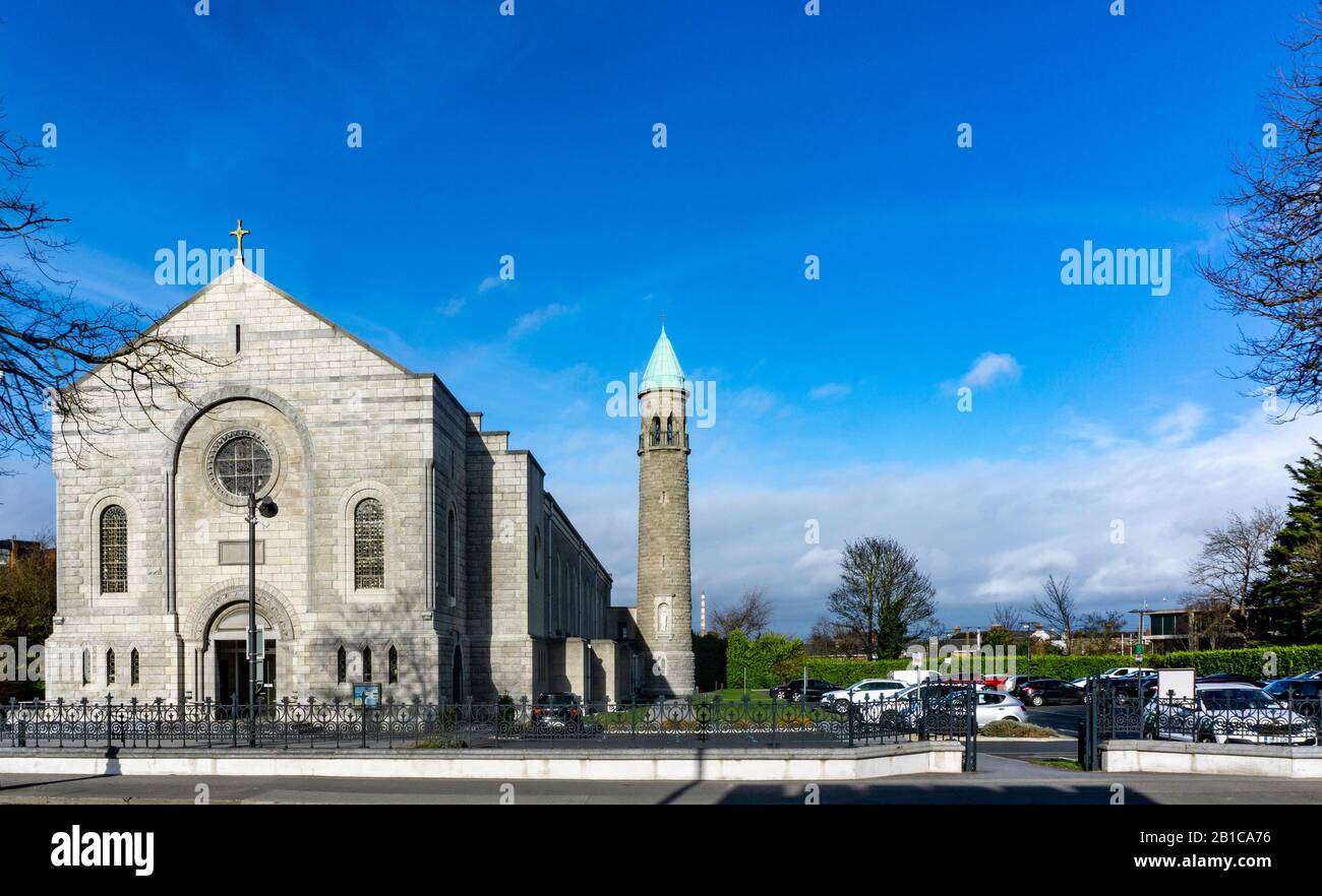 Our Lady Queen of Peace Church in Merrion Road, Dublin, Irland, heute von Priestern der Prälatur Opus Dei geleitet Stockfoto