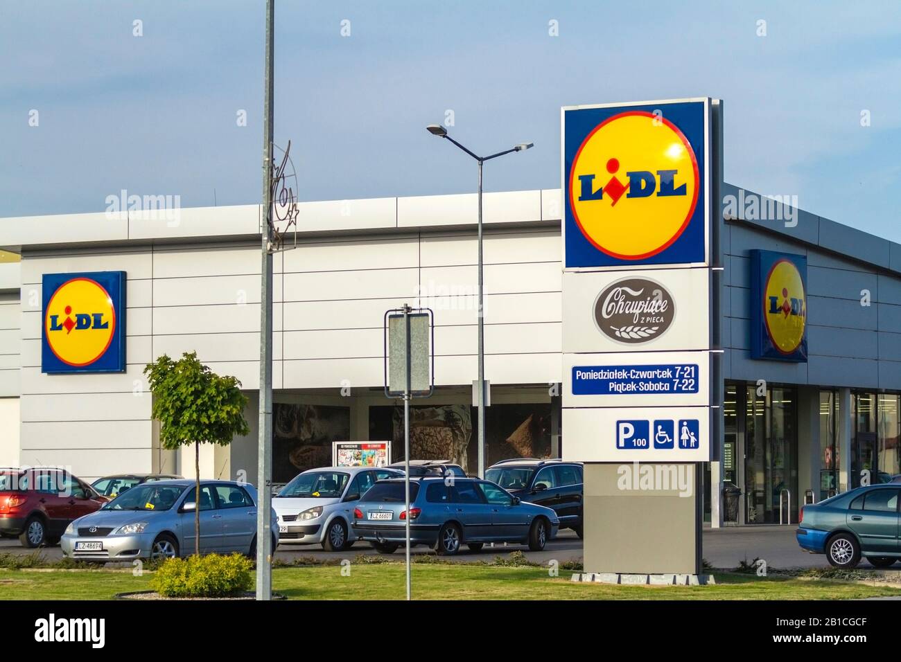 Zamosc/Polen 5. September 2018 LidlLogo im LidlSupermarkt. Lidl