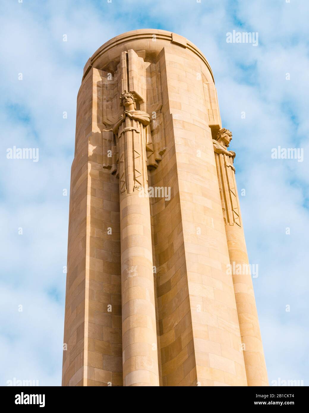 Kansas City, MO - 2.3.19: Top of the Liberty Memorial Tower Nahaufnahme im National World war I WWI Museum and Memorial Stockfoto