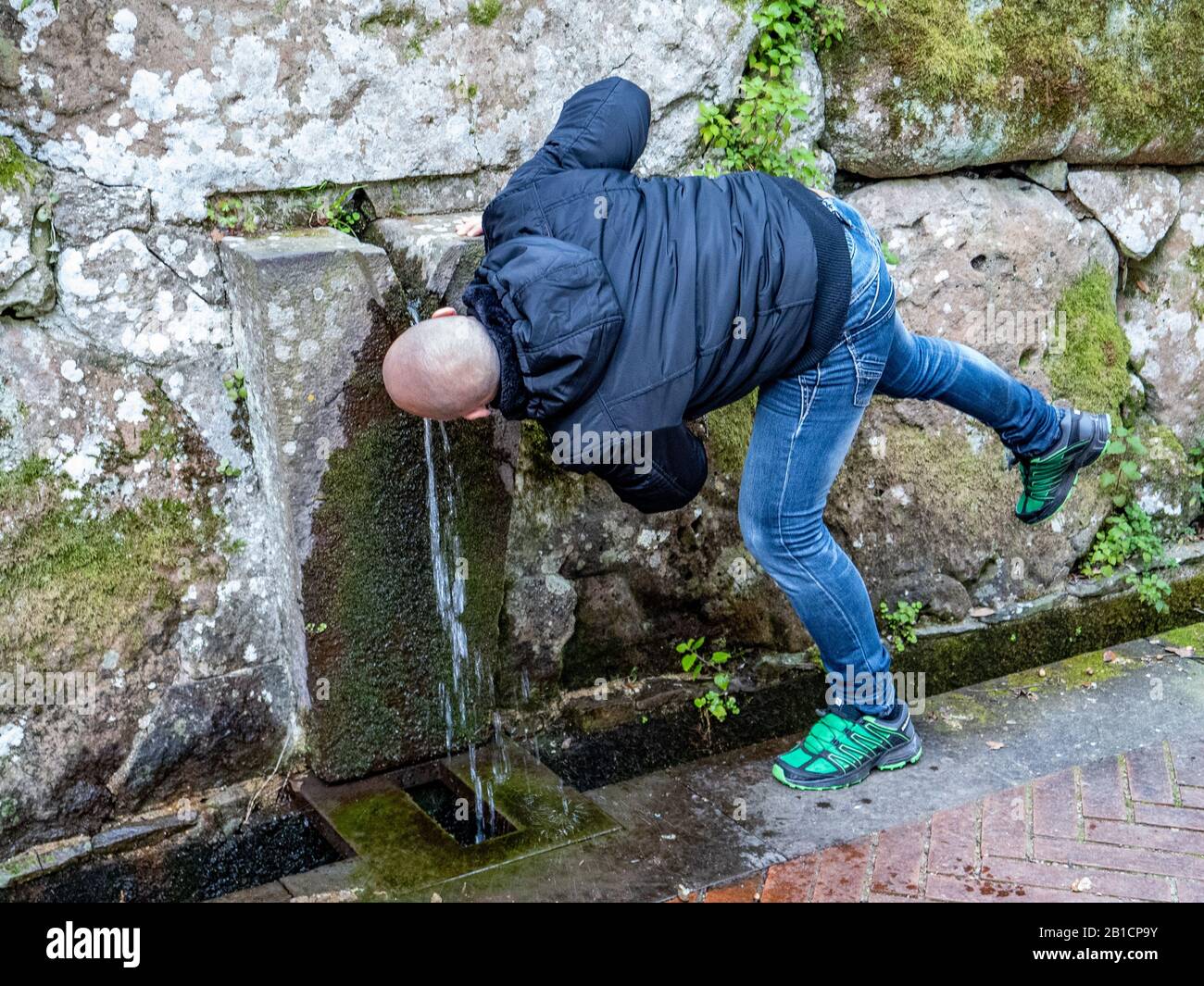 Ein Mann in einem Park, sardinien, italien Stockfoto