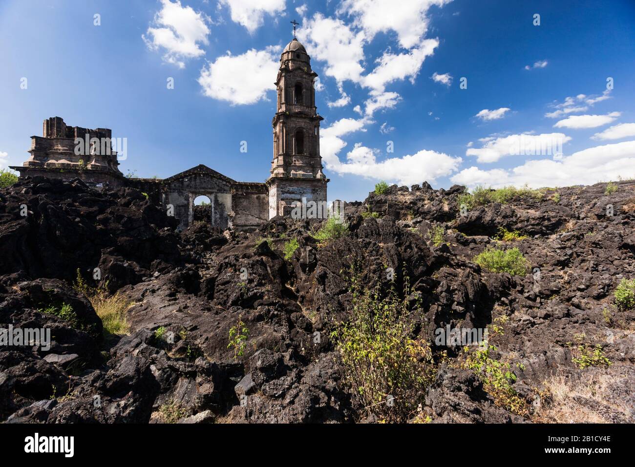 Kirche in Lava, Vulkan Paricutin, Bundesstaat Michoacan, Mexiko, Mittelamerika Stockfoto