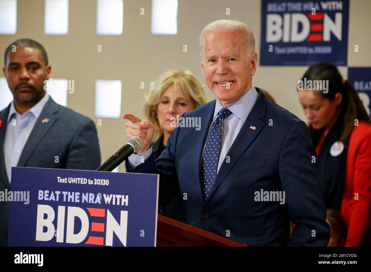 02202020 - Las Vegas, Nevada, USA: Der ehemalige Vizepräsident und demokratische Präsidentschaftskandidat hoffnungsvoll Joe Biden spricht über seinen Plan, Waffengewalt zu bekämpfen, und die National Rifle Association, während er am Mittwoch, 20. Februar 2020 in Las Vegas Wahlkampf macht. Überlebende von Waffengewalt und Mitglieder von Moms Fordern Action, eine Anti-Waffengewalt-Interessenvertretung, schloss sich Biden an. Stockfoto